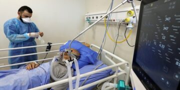 مسؤول فلسطيني يحذر من انهيار المنظومة الصحية