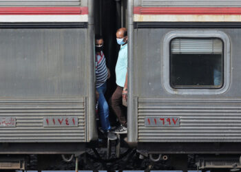 مصر.. إصابات إثر خروج قطار عن القضبان