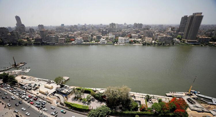 مصر: الكشف عن سبب حريق باخرة نيلية في القاهرة