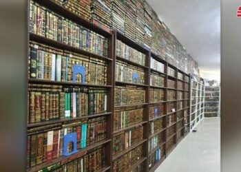 مغترب سوري يحول مكتبة منزله للعامة