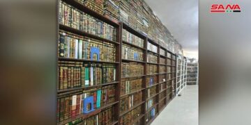 مغترب سوري يحول مكتبة منزله للعامة