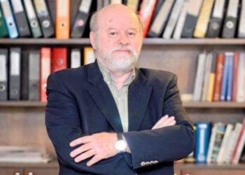 وفاة المناضل والمفكر السياسي اللبناني أنيس النقاش