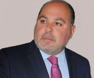 وطن يموت وشعب يُذل وأحزاب غائبة