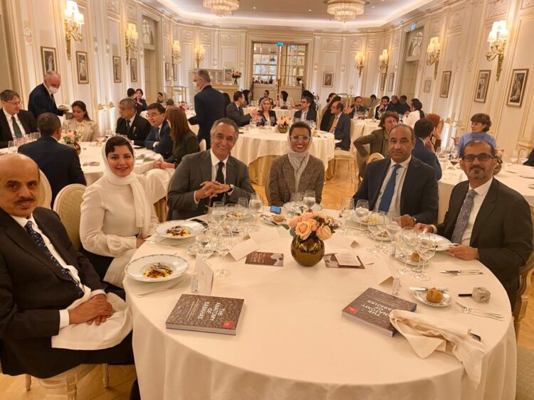 وزير الثقافة يلتقي نظيرته الإماراتية في باريس ويبحث معها عدداً من القضايا المشتركة