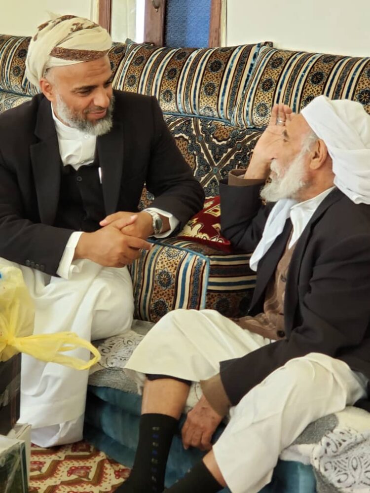 مفتي الديار اليمنية يزور العلامة اسماعيل بن علي الحوثي