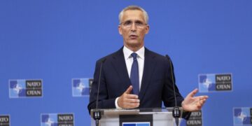 ‘ستولتنبرغ’ يغرّد حول اتفاق ‘الناتو’ على تقديم المساعدة العسكرية لكييف