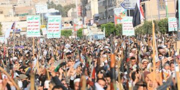 اليمن .. مسيرات تجوب صنعاء تحت عنوان ‘الحصار حرب’