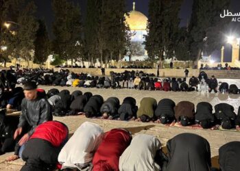 تدنيس المسجد الأقصى وإعتداء وحشي على المعتكفين