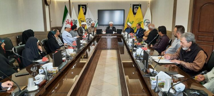 بحضور الأمانة العامة للمجلس الأعلى.. حجة الاسلامة فرزانة يلتقي جمعاً من السينمائيين في حوزة خراسان الرضوية