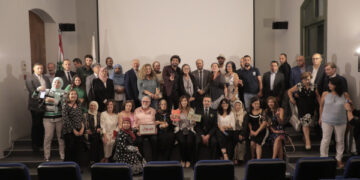 نقابة الممثلين تكرم الممثل والمخرج قاسم إسطنبولي لنيله جائزة اليونسكو الشارقة للثقافة العربية