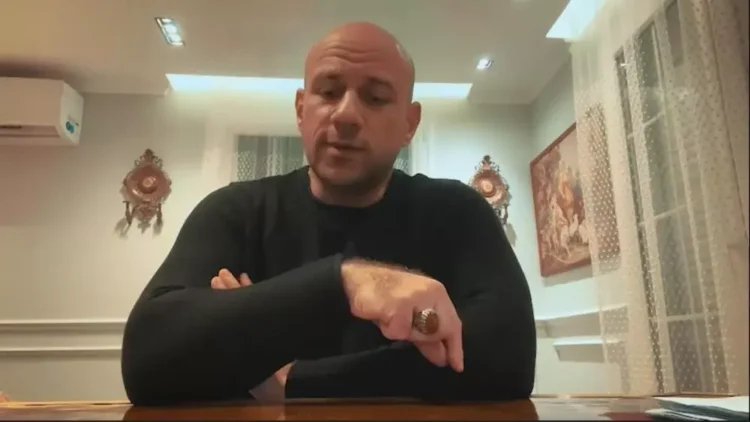 حقق تفاعلًا واسعًا.. الفنان أحمد مكي ينتقد العدوان ويقف مع أهل غزة